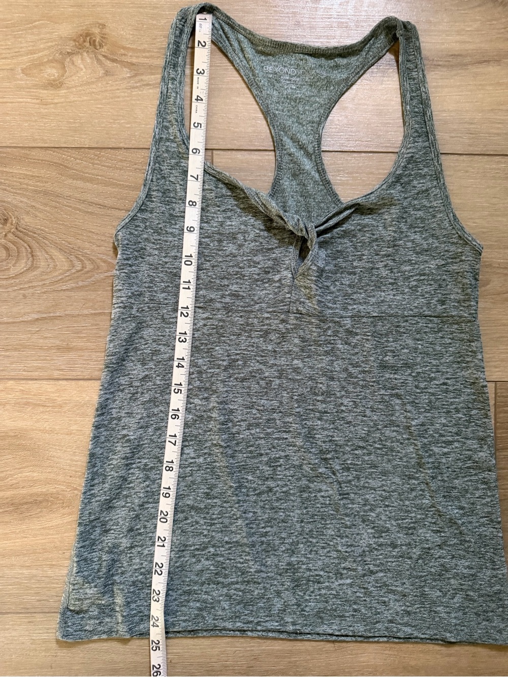 BEYOND YOGA Featherweight Spacedye Twist Front Muscle Tank EUC - Picture 3 of 5